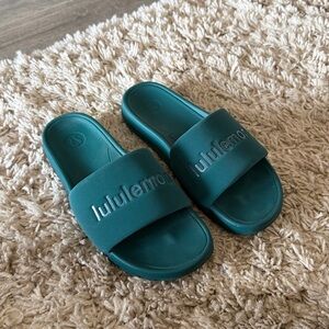 NWT! Lululemon dark teal slides